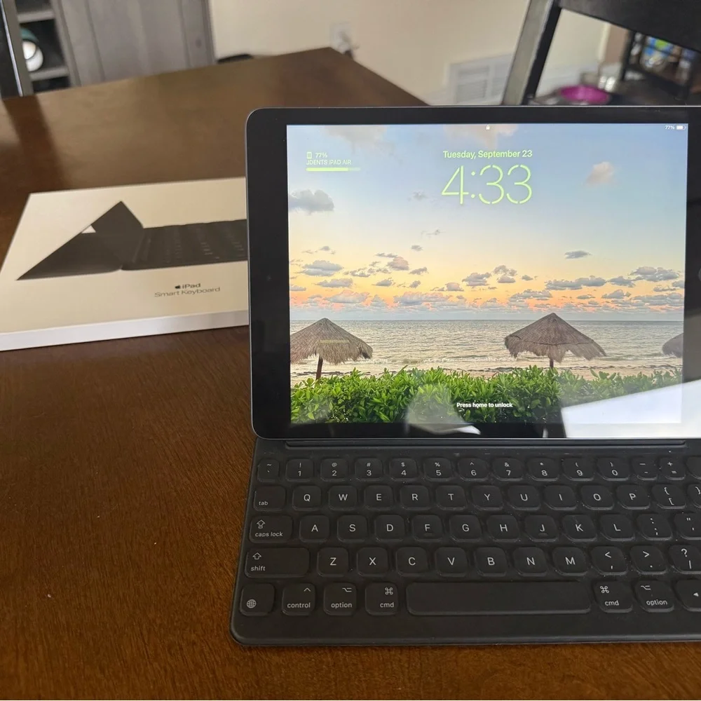 Apple iPad Smart Keyboard - Dark Gray